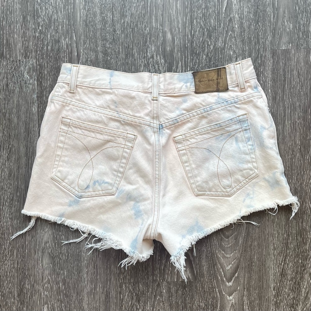 Calvin Klein vintage Easy Fit distressed shorts. Size‎ 8